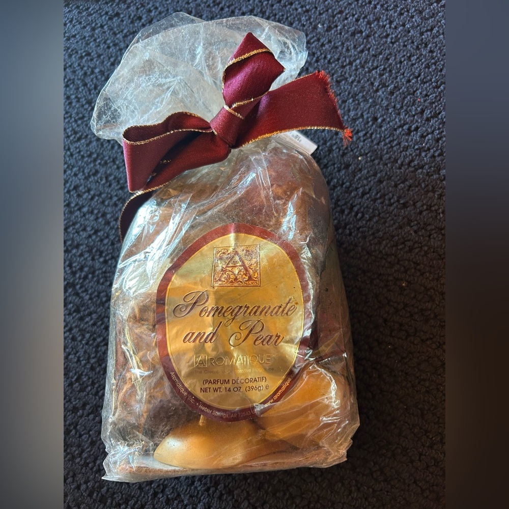 Aromatique Pomegranate and Pear Scented Decorative Fragrance
